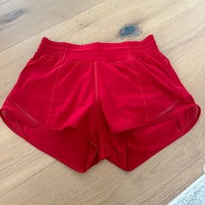 Lulu lemon hotty hot short 2.5”